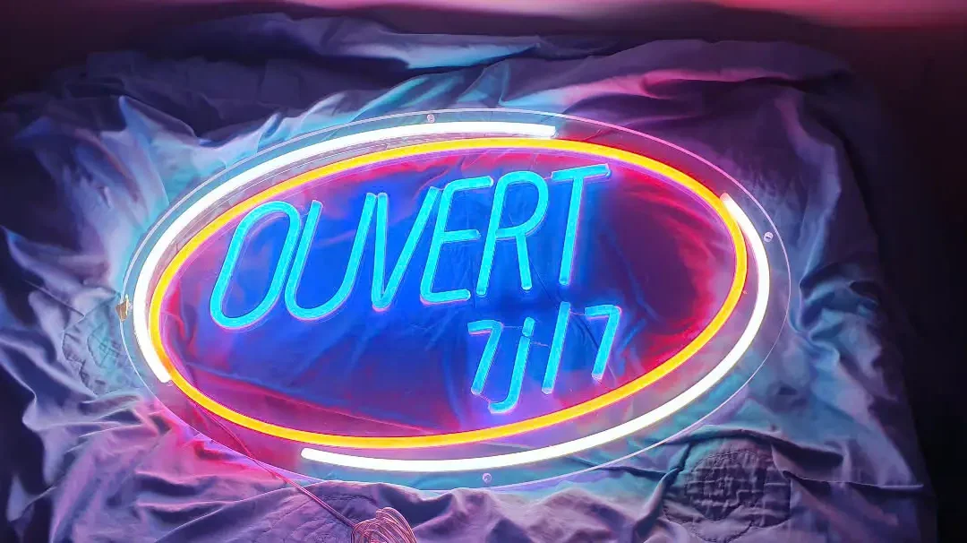 Transformez votre espace : L’impact incroyable d’une enseigne lumineuse sur votre visibilité !